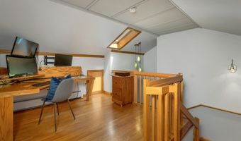 82 Pilgrim Dr, Bedford, NH 03110