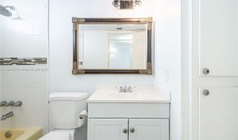 3030 Marcos Dr T-412, Aventura, FL 33160