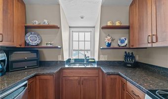 30 Brewer St 3, Newport, RI 02840