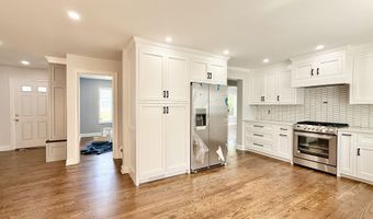40 E Pasadena Pl, Bridgeport, CT 06610