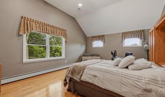 6 Biret Dr, Airmont, NY 10952