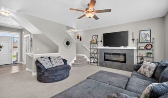 1404 Timberview Dr, Adel, IA 50003