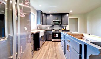 13330 S Hendrix Rd, Bentonville, AR 72713