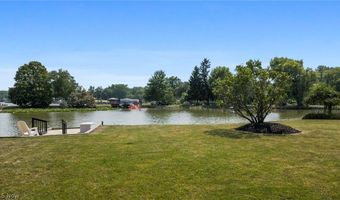 1280 Surfside Cir, Aurora, OH 44202