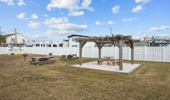 301 Henderson Blvd 24, Atlantic Beach, NC 28512