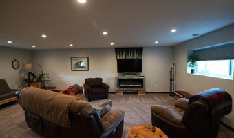 1127 NE 32nd Ave, Aberdeen, SD 57401