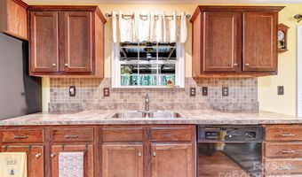 20 Jessica Ln, Barnardsville, NC 28709