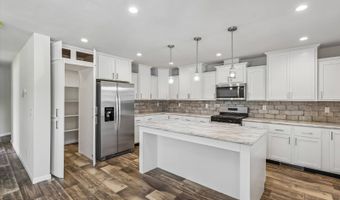 7368 NE BERWICK Dr #7, Ankeny, IA 50021