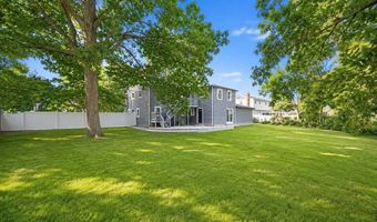 41 Madison Ave, Amityville, NY 11701