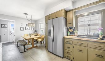 12 PAVONIA Ct 1, Bayonne, NJ 07002