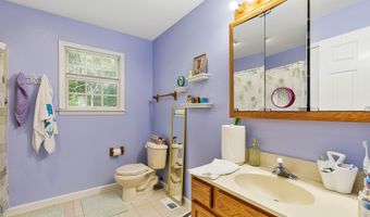 20 Cannonball Dr, Barnegat, NJ 08005