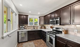 1008 Valley Dr, Ashland, OH 44805