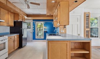 22 Ledgelawn Ave, Bar Harbor, ME 04609