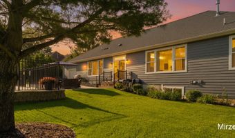 5220 Canyon River Dr NE, Ada, MI 49301