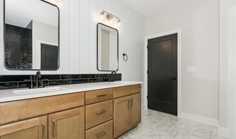 205 S Heritage Way, Andover, KS 67002