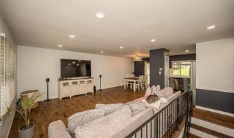 508 Arborwood Dr, Ballwin, MO 63021