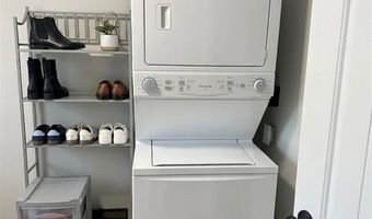 1 Phillips St B, North Kingstown, RI 02852