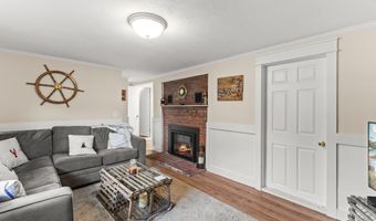 8 Stackpole Cir, Bourne, MA 02532