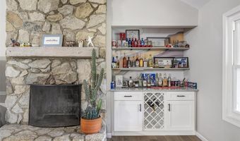 463 Londondary Dr, Ballwin, MO 63011