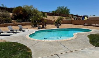 13572 Kurena Rd, Apple Valley, CA 92308