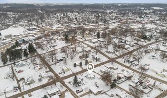 404 E Sycamore St, Anamosa, IA 52205