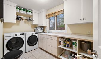 7320 Valhalla Dr SE, Alto, MI 49302