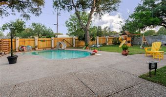 1820 Clare Dr, Alice, TX 78332
