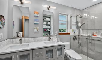 414 Parkside Dr, Ashland, OR 97520
