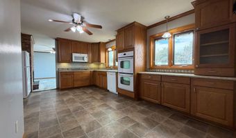 817 Skyline Dr, Bassett, NE 68714