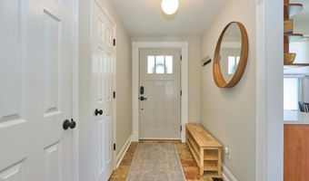 255 N BRYAN St, Arlington, VA 22201