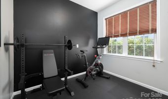 207 Farm Creek Dr E, Asheville, NC 28806