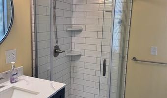 35 Elm St B, Newport, RI 02840