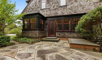 25 Walnut St, Jamestown, RI 02835