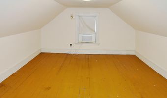 75 S Park St, Bangor, ME 04401