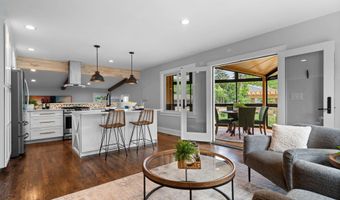 2050 Camelot Rd, Ann Arbor, MI 48104