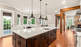 1 Cedar Chine Dr, Asheville, NC 28803