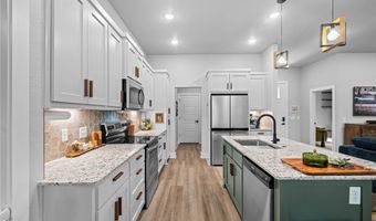 2 Stanhope Ln, Bella Vista, AR 72715