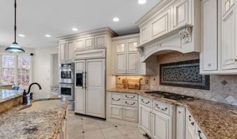 26 Bruns Rd, Allenhurst, NJ 07711