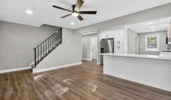 305 W 4TH Ave, Barrington, NJ 08007