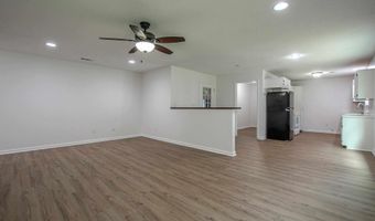 218 Hunters Run Dr, Benton, AR 72015