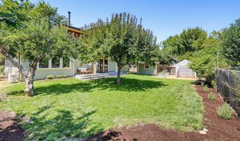 524 Drager St, Ashland, OR 97520