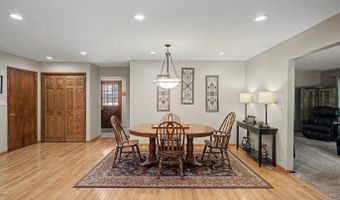 2349 Lakeview Dr, Ames, IA 50010