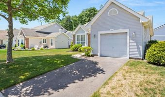 84 CHAIN Blvd, Bayville, NJ 08721