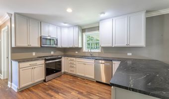22 Shady Ln, Albertville, AL 35950