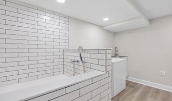 5610 SHADE TREE Ln, Alexandria, VA 22310