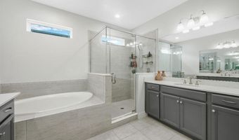 6135 VOYAGERS Pl, Apollo Beach, FL 33572