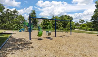 6641 WAKEFIELD Dr 703, Alexandria, VA 22307
