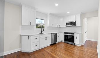 22 Guilette Pl, Amityville, NY 11701