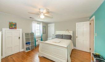 112 Main St, Bayonne, NJ 07035