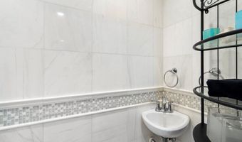 118 Grant Ave, Albertson, NY 11507